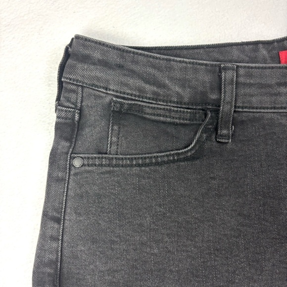 NWTJennifer Lopez High Waisted Flawless Sculpt Charcoal Raw Hem Jean Shorts (14) - Picture 5 of 13